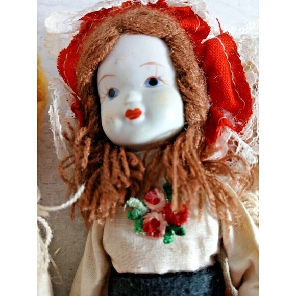 3 Vintage Porcelain Yellow & Red Dolls 9ins Tall Very Unique. - Picture 9 of 9